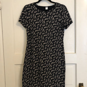 Old Navy Black and White Leaf Print Dress